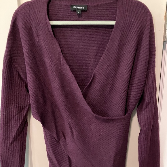 Express Sweater - Picture 1 of 3